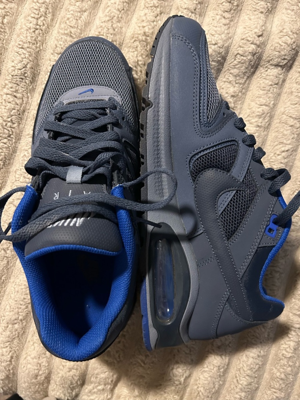 Nike Men’s Air Max Low-Top Sneakers in Dark Gray and Royal Blue